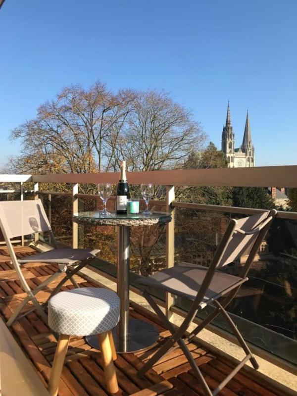 Appartement Avec Parking Et Balcon Vue Cathedrale Chartres Eksteriør bilde